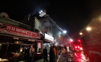 Gebze'de restoranda çıkan yangında 2 kişi dumandan etkilendi