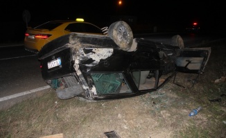 Taraklı'da takla atan otomobildeki 2 kişi yaralandı