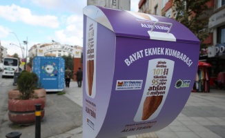 Zeytinburnu'nda toplanan bayat ekmekler besi hayvanları için yeme dönüşecek