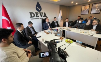 DEVA Partisi Genel Başkanı Babacan, Çanakkale'de gazetecilerle bir araya geldi
