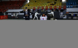 Eskrimde Gençler Epe Federasyon Kupası, Sakarya'da başladı