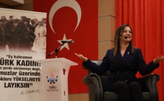 İzmir Çiğli'de kadının siyasetteki yeri konuşuldu