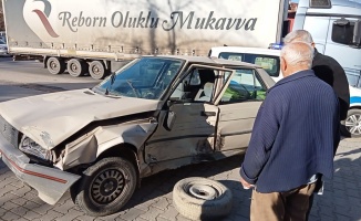 Kocaeli'de ambulansla otomobilin çarpıştığı kazada 1 kişi hafif yaralandı