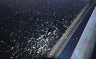 Lüleburgaz'da mermi isabet eden otomobilde hasar oluştu