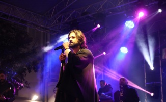 Sanatçı Koray Avcı Edirne'de konser verdi