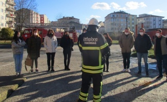 Tekirdağ Büyükşehir Belediyesi AFAD gönüllülerine yangın söndürme eğitimi verdi