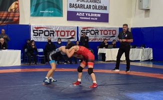 Tekirdağlı Hüseyin Pehlivan Türkiye Büyük Kadınlar Güreş Şampiyonası başladı