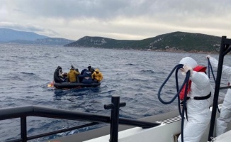 İzmir Çeşme'de 40 düzensiz göçmen kurtarıldı