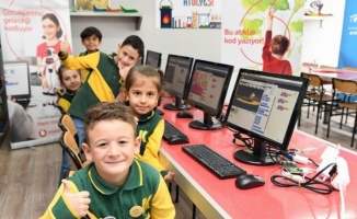 15 bin çocuğa 'güvenli internet' eğitimi