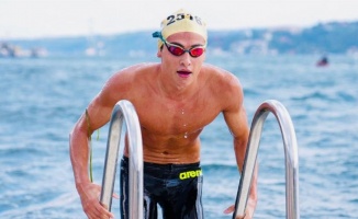 Bursa'da Nilüferli yüzücü Türkiye ikincisi oldu