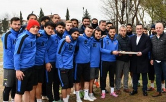 Bursa Mustafakemalpaşa'da futbolculara moral ziyareti