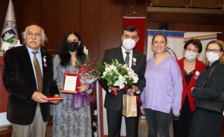 Kocaeli İzmit Belediyesinde "Kanser Günü  Farkındalık" sempozyumu düzenledi