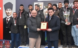 Bursa İnegöl Belediyespor yamaç paraşütünde şampiyonluğu bırakmadı