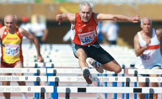 Bursalı veteran atlet Avrupa ikincisi oldu