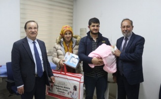 Gaziantep Büyükşehir, 350 işitme engelli ebeveyne 'Bebek sesi algılayıcısı' hediye etti 