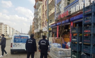 Gaziantep'te zabıta ekipleri kaldırımları denetliyor 
