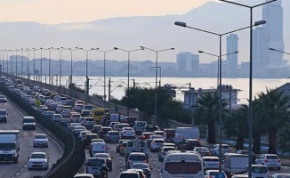 İzmir'de trafiğe kayıtlı araç sayısı Şubat ayı sonu itibarıyla 1 milyon 581 bin 818 oldu