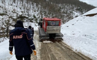 Kastamonu'da AFAD yolları paletli araçla aştı