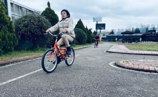 Kocaeli İzmit Belediyesinden öğrencilere ‘Bisiklet ile Trafik Eğitimi’