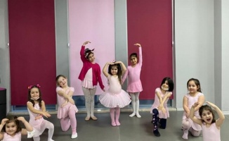 Kocaeli İzmit Sanat Akademisi minik balerinler yetiştiriyor