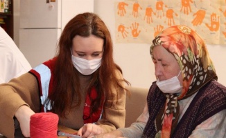 Kocaeli İzmit'te Yaşlılara Saygı Haftası etkinlikleri Alzheimer Yaşam Evi’nde başladı