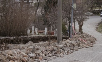 Kütahya'da mezarlıklar düzenleniyor 