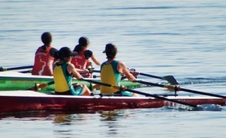 Sapanca Gölü’nde kürekler şampiyonluk için çekiliyor