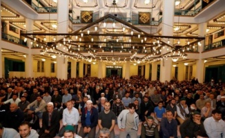 Bursa İnegöl'de Kadir Gecesinde camiler dolup taştı 