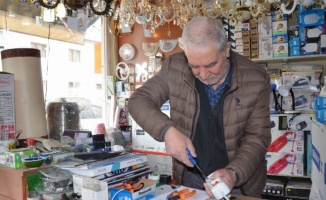 Bursa İznik'te yarım asırlık elektrik ustası