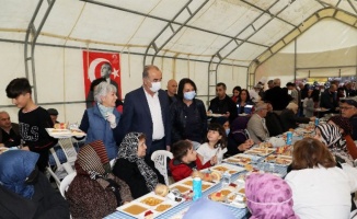 Bursa Mudanya'da iki ayrı iftar çadırı kuruldu