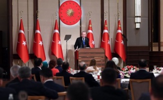 Cumhurbaşkanı Erdoğan ara tatil öncesinde eğitimcilerle iftarda buluştu