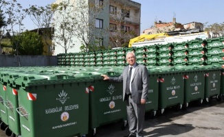 İzmir Karabağlar'a modern çöp konteynerleri kazandırılıyor