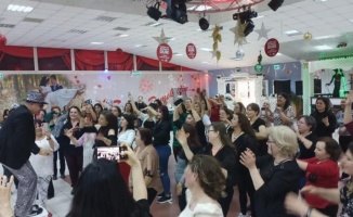İzmir Karşıyakalı kadınlar eğlenceye doydu