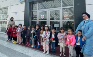 İzmit Belediyesi Kütüphanesi Derince’den minik misafirlerini ağırladı