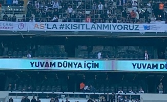 Beşiktaş'tan 'AS'la Kısıtlanmıyoruz' pankartı