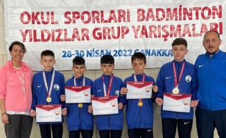 Bursa Osmangazili badmintoncular Çanakkale'de başarıyla döndü