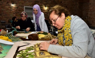 Bursa Yıldırım'da kadınlar unutulan el sanatlarını yaşatıyor