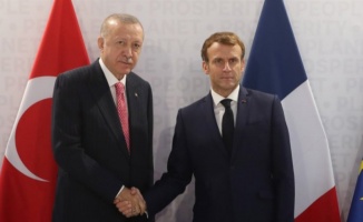 Erdoğan Macron'la görüştü