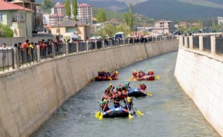 Hakkari Yüksekova'da rafting heyecanı