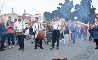 İzmir Foça'da Hıdırellez sevinci 