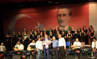 İzmir Güzelbahçe Türk Halk Müziği Korosu’ndan muhteşem konser
