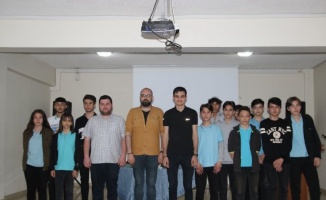 Kahramanmaraş’ta gazeteciler öğrencilerle tecrübelerini paylaştı