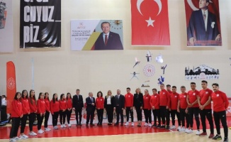 Kayseri'de Başkan Büyükkılıç, Vali Çiçek ile 19 Mayıs kutlamalarına katıldı 