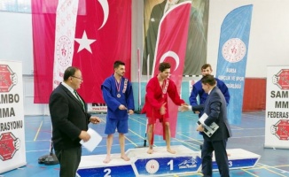 Sambo Türkiye Şampiyonası Bursa'da yapıldı... Uluslararası şampiyonaya Keles talip