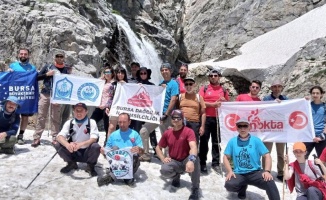 Bursa'da dağcılardan 'atıksız' yürüyüş