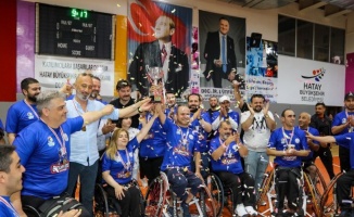 Hatay Büyükşehir Belediyespor kupasına kavuştu