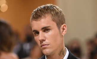 Justin Bieber yüz felci geçirdi
