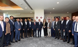 Parlamenterler Futbol Takımı'ndan Başkan Büyükekşi'ye ziyaret