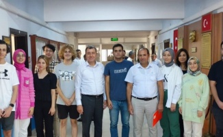 Antalya Kumluca'nın YKS birincilerine 'altın' ödül