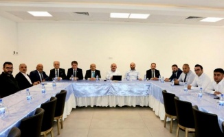 Başkan Esen siyasi parti temsilcileri ile istişare etti